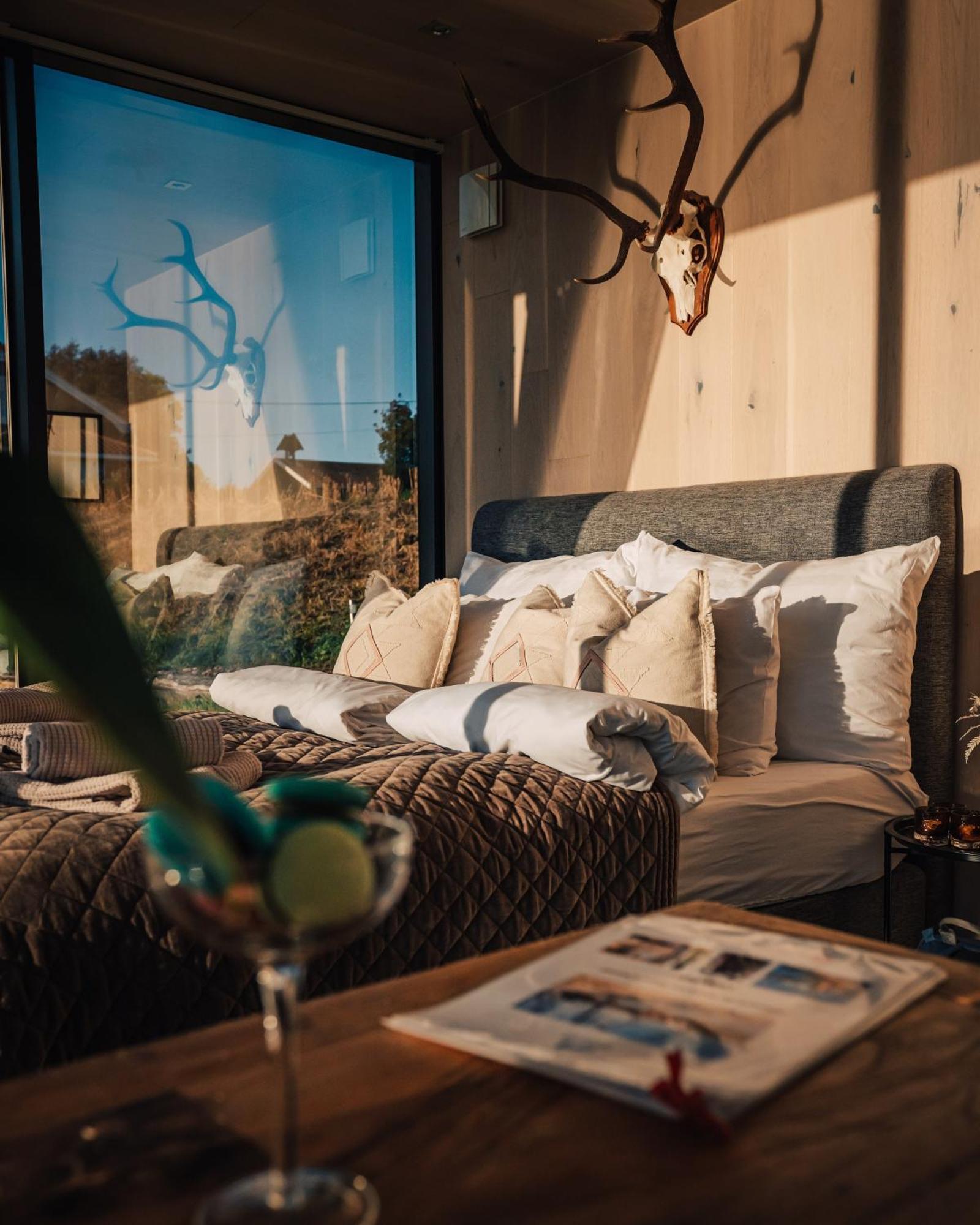 Wonderinn Riverside Arnes  Exterior photo